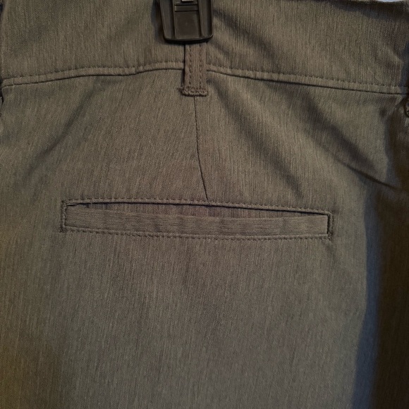 Men's Lee Performance Series Tri-Flex Gray Shorts, Size 36. - Picture 4 of 14